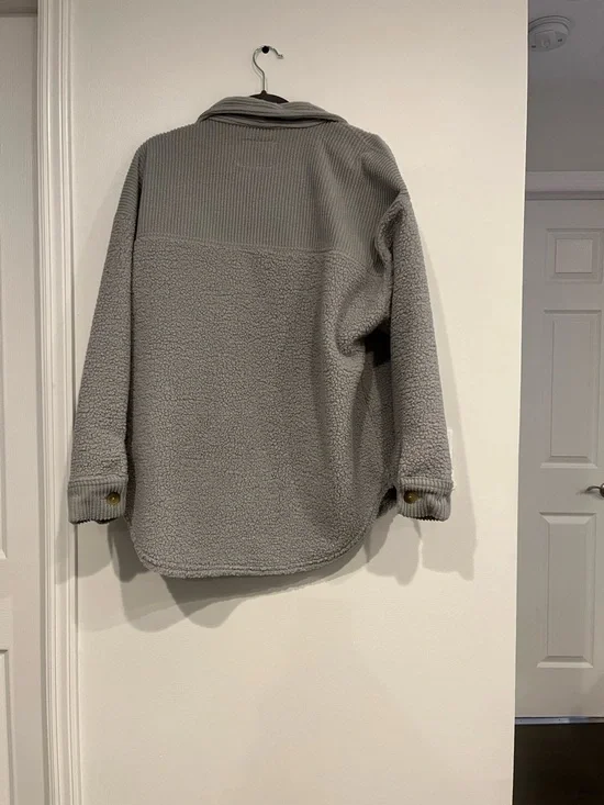 American Eagle Light Gray Sherpa-Lined Button Jacket - Picture 2 of 4